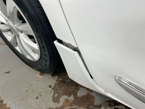 Used 2018 Chrysler Pacifica Touring-L FWD image 31