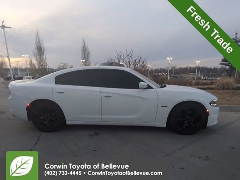 Used 2018 Dodge Charger R/T image 2