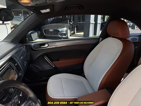 Used 2017 Volkswagen Beetle 1.8T Classic FWD image 21