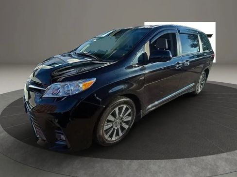 Used 2020 Toyota Sienna XLE AWD/4WD image 1