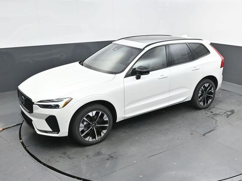 New 2026 Volvo XC60 B5 Plus w/ Protection Package Premier AWD/4WD image 22