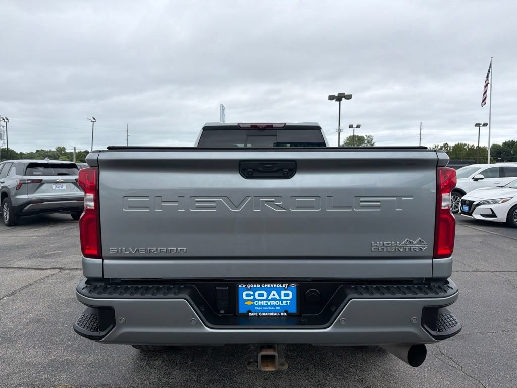 Used 2024 Chevrolet Silverado 3500 High Country w/ High Country Premium Package AWD/4WD image 4