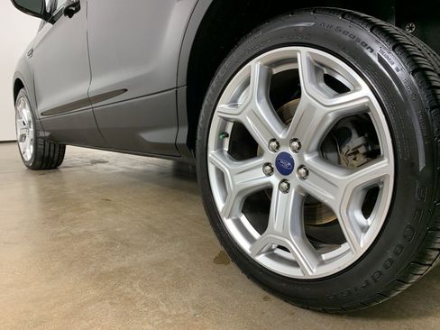 Used 2019 Ford Escape Titanium image 15