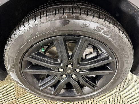 Used 2024 Ford Edge ST-Line image 12