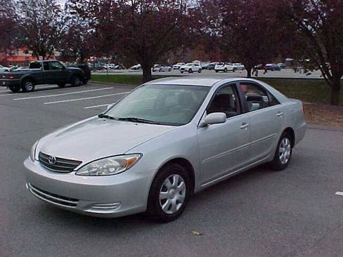 Used 2002 Toyota Camry LE w/ Pkg 2 FWD image 4