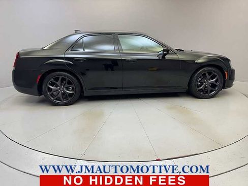 Used 2022 Chrysler 300 S image 6