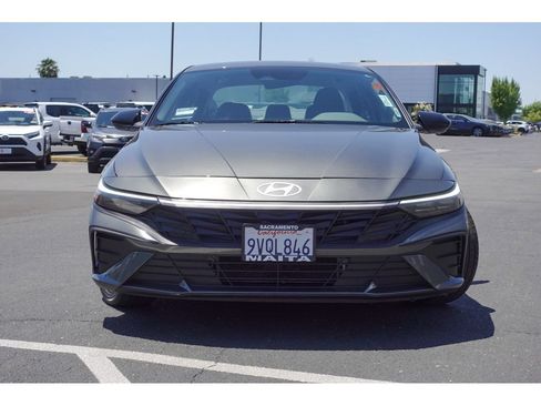 Used 2026 Hyundai Elantra SEL FWD image 4