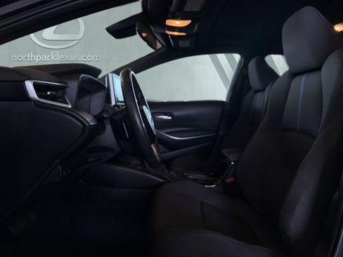 Used 2020 Toyota Corolla SE w/ SE Premium Package FWD image 7
