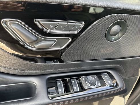 Used 2022 Lincoln Aviator Reserve w/ Equipment Group 201A image 13