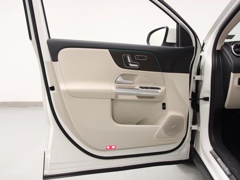 Certified 2025 Mercedes-Benz GLA 250 GLA 250 image 18