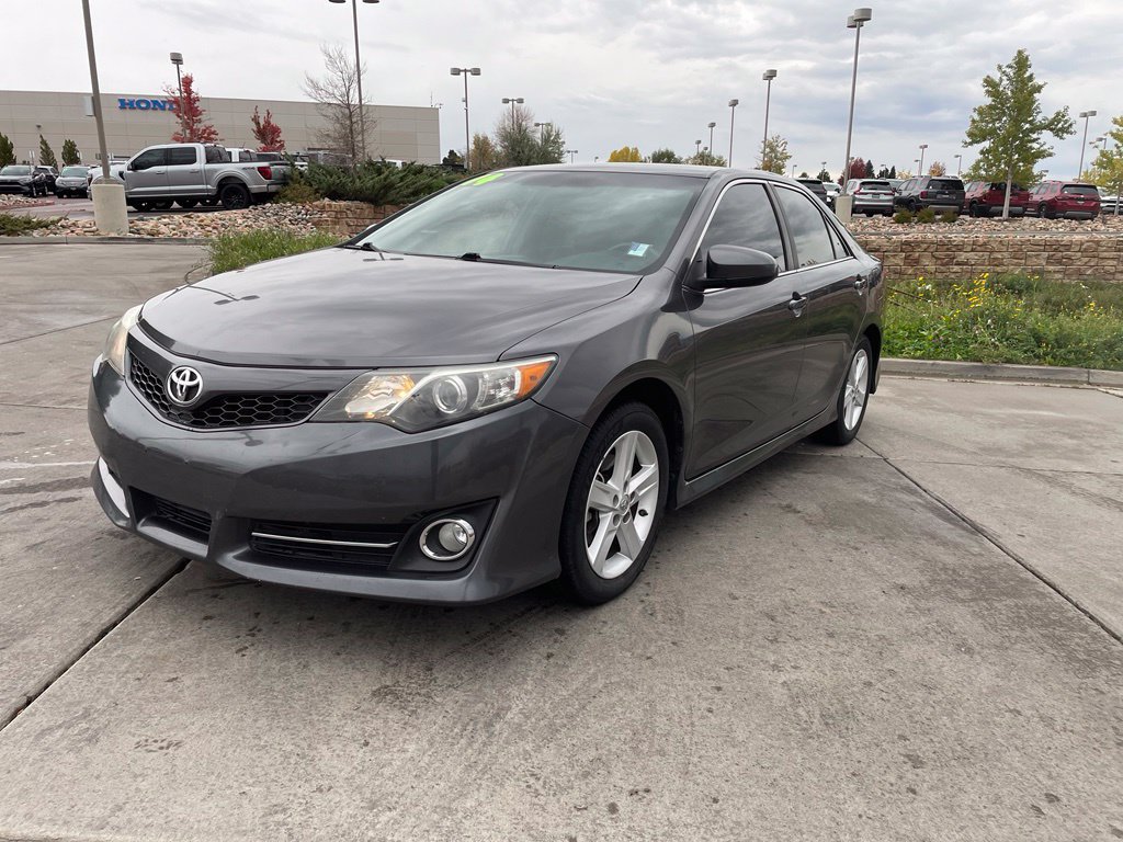 Used 2014 Toyota Camry SE FWD image 3