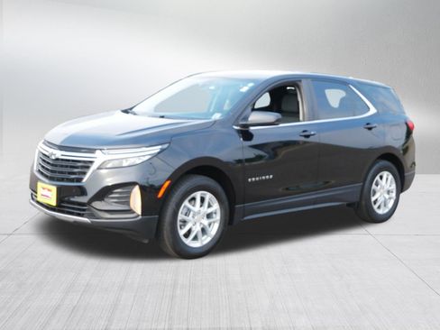 Used 2023 Chevrolet Equinox LT AWD/4WD image 3