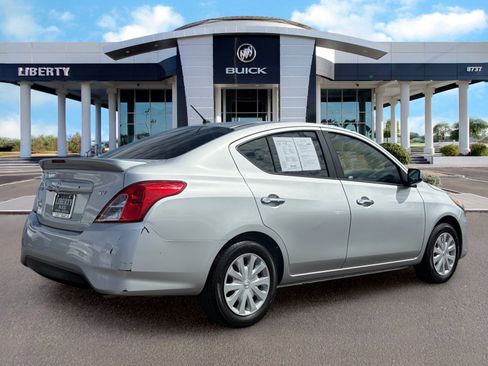 Used 2019 Nissan Versa SV FWD image 4