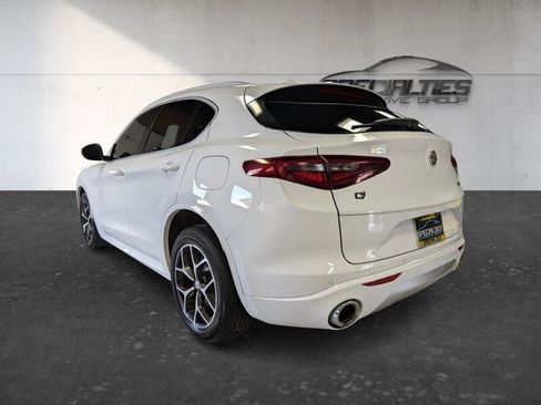 Used 2020 Alfa Romeo Stelvio Ti w/ Active Blind Spot Package AWD/4WD image 8