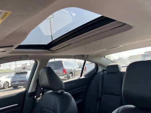 Used 2024 Nissan Altima 2.5 SR w/ SR Premium Package image 25