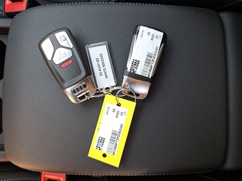 Used 2023 Audi Q5 2.0T Premium w/ Convenience Package image 10