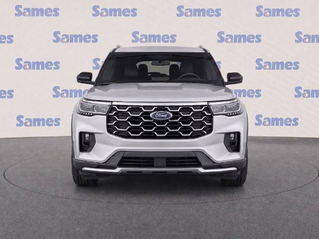 Certified 2025 Ford Explorer Platinum RWD image 5