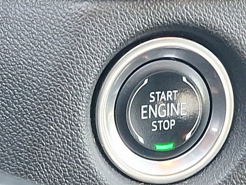 Used 2024 Chevrolet Colorado W/T image 21