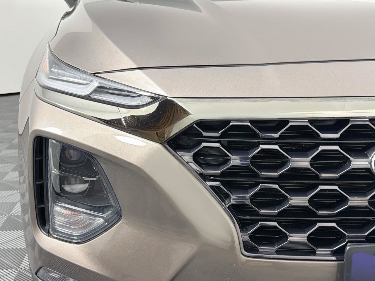 Used 2020 Hyundai Santa Fe Limited AWD/4WD image 3