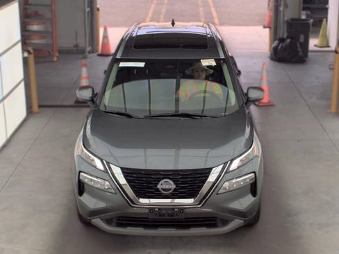 Used 2023 Nissan Rogue SV w/ SV Premium B Package AWD/4WD image 2