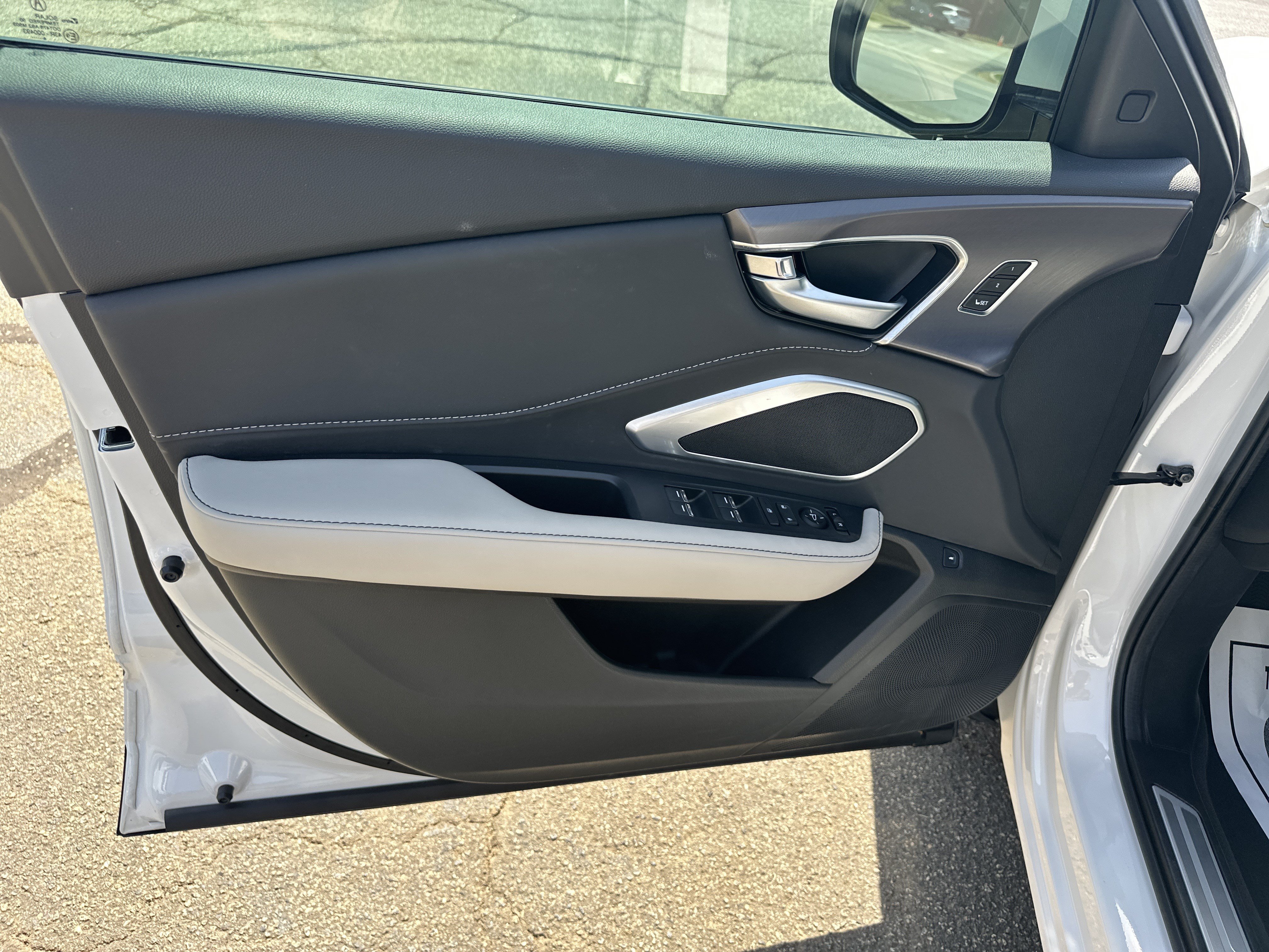 Certified 2025 Acura RDX SH-AWD image 10