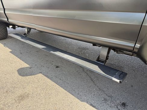 Used 2022 Ford F450 Platinum w/ FX4 Off-Road Package image 32