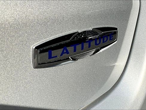 New 2025 Jeep Compass Latitude w/ Sun & Sound Group image 12