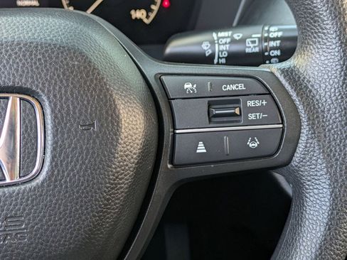 Used 2025 Honda HR-V LX image 21