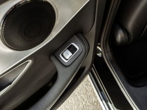 Used 2018 Mercedes-Benz C 300 4MATIC Sedan image 34