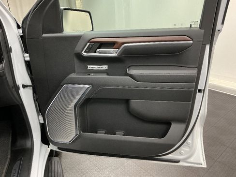 Used 2023 GMC Sierra 1500 Denali AWD/4WD image 43