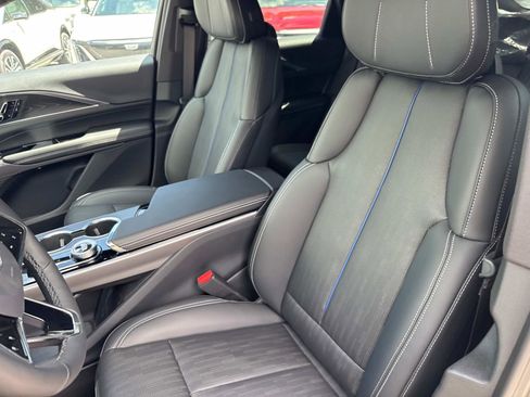 New 2025 Cadillac Lyriq Luxury image 18