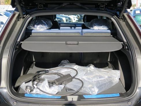 New 2026 Cadillac Optiq Luxury 2 image 25