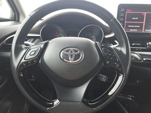 Used 2022 Toyota C-HR Limited FWD image 15