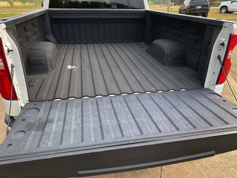 Used 2021 Chevrolet Silverado 1500 Custom image 9