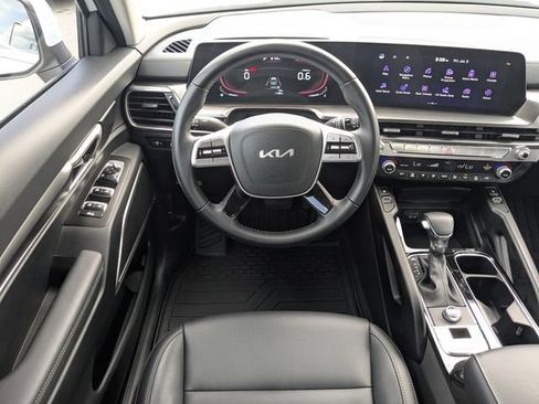 Certified 2025 Kia Telluride S FWD image 22
