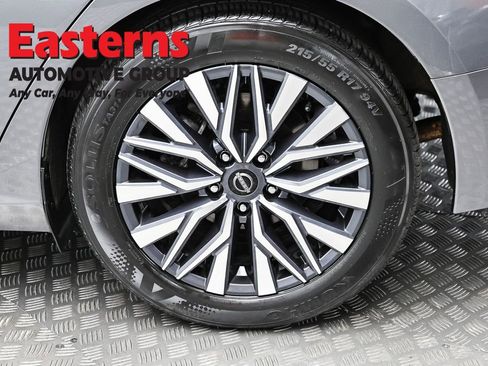 Used 2025 Nissan Altima 2.5 SV FWD image 8