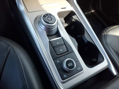 Used 2023 Ford Explorer XLT w/ Equipment Group 202A image 21