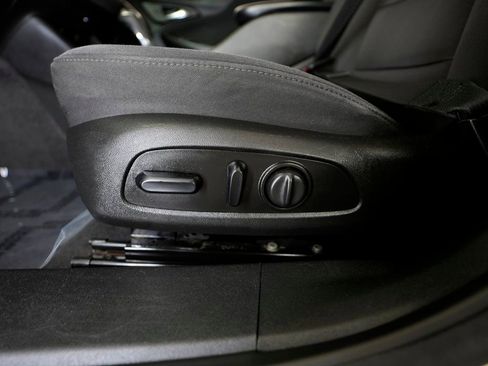 Used 2018 Chevrolet Malibu LT image 31