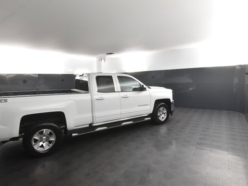 Used 2019 Chevrolet Silverado 1500 LT image 2