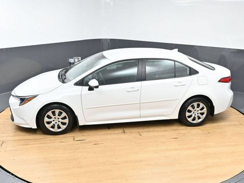 Used 2024 Toyota Corolla LE FWD image 40