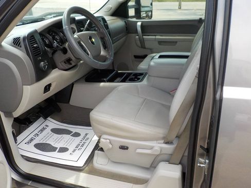 Used 2013 Chevrolet Silverado 2500 LT w/ Custom Sport Truck Package RWD image 11