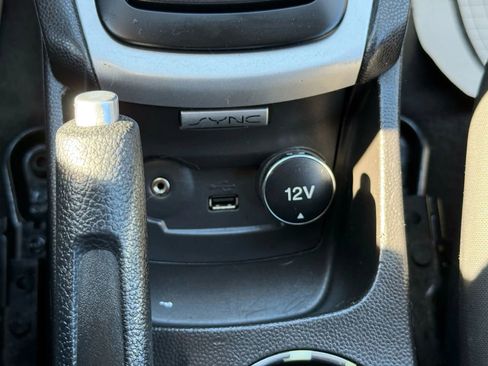 Used 2015 Ford Fiesta SE image 35