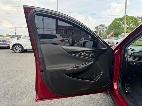 Used 2019 Chevrolet Malibu RS FWD image 9
