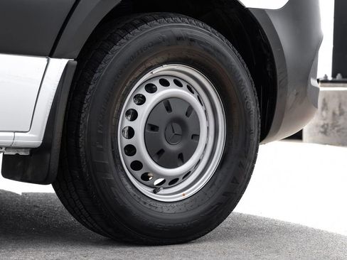 Used 2024 Mercedes-Benz Sprinter 2500 image 49