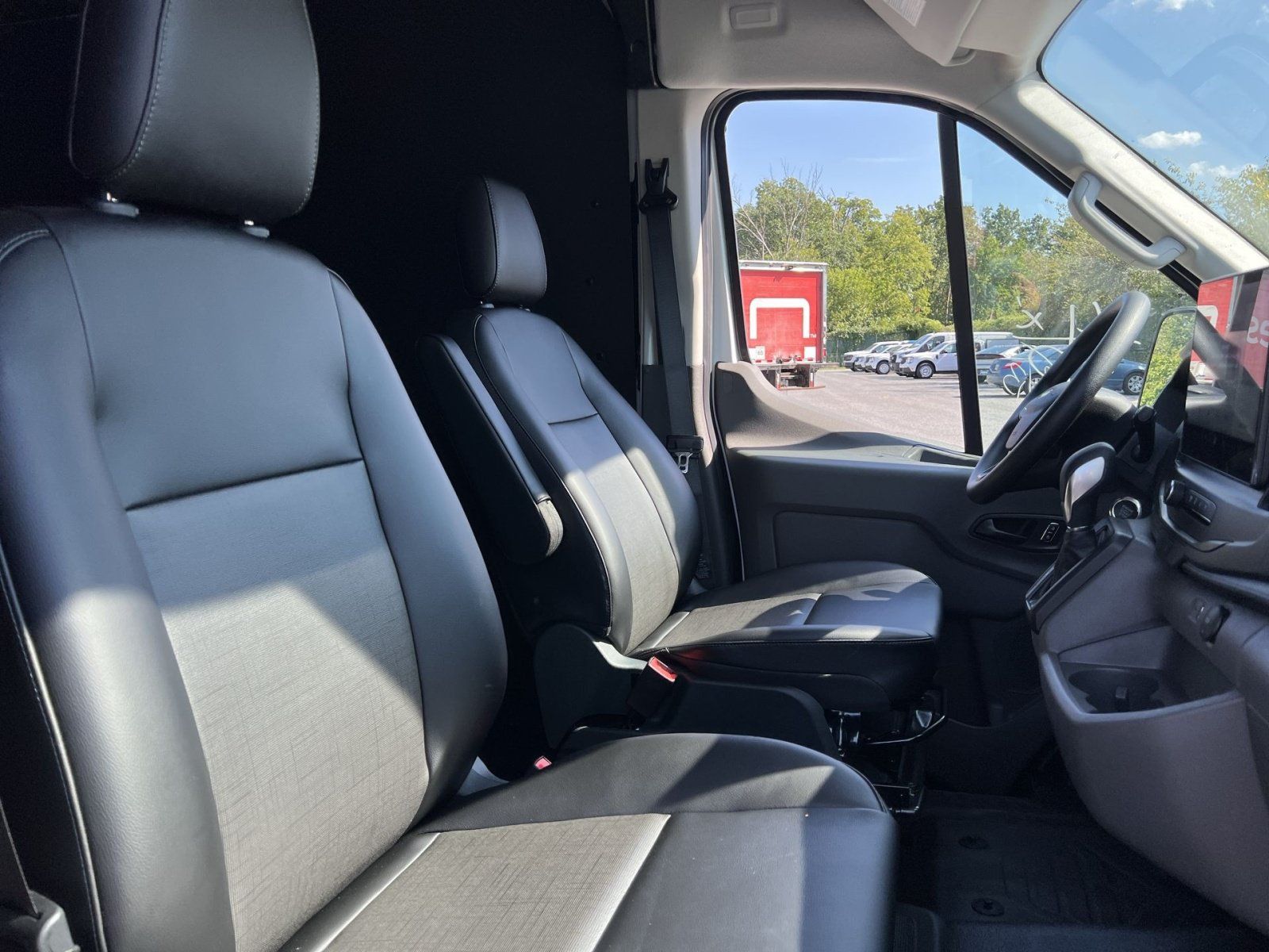 New 2027 Ford Transit 250 148 Medium Roof w/ Load Area Protection Package RWD image 25