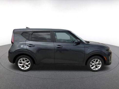 Used 2025 Kia Soul LX w/ LX Technology Package image 16