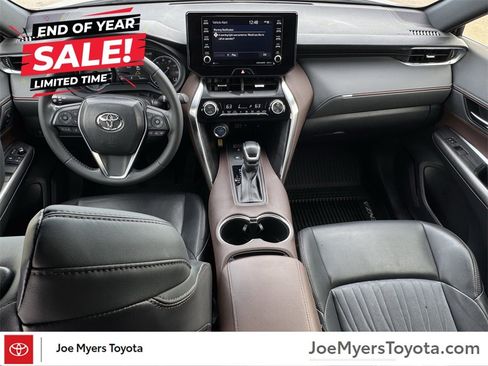 Used 2021 Toyota Venza XLE image 9