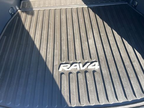 Used 2020 Toyota RAV4 XSE image 15