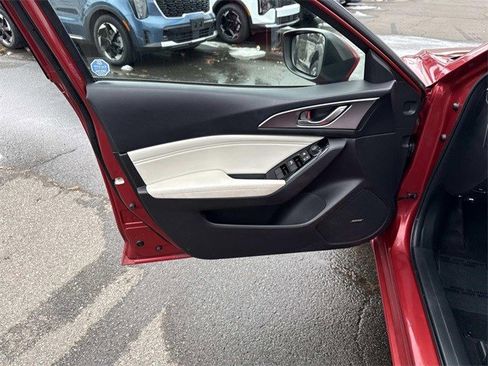 Used 2018 MAZDA MAZDA3 Grand Touring w/ Premium Equipment Package image 13