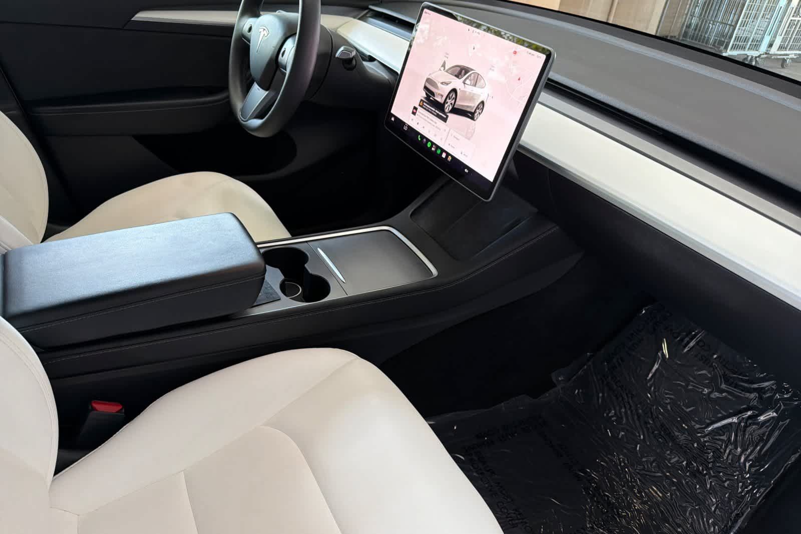 Used 2022 Tesla Model Y Long Range AWD/4WD image 17